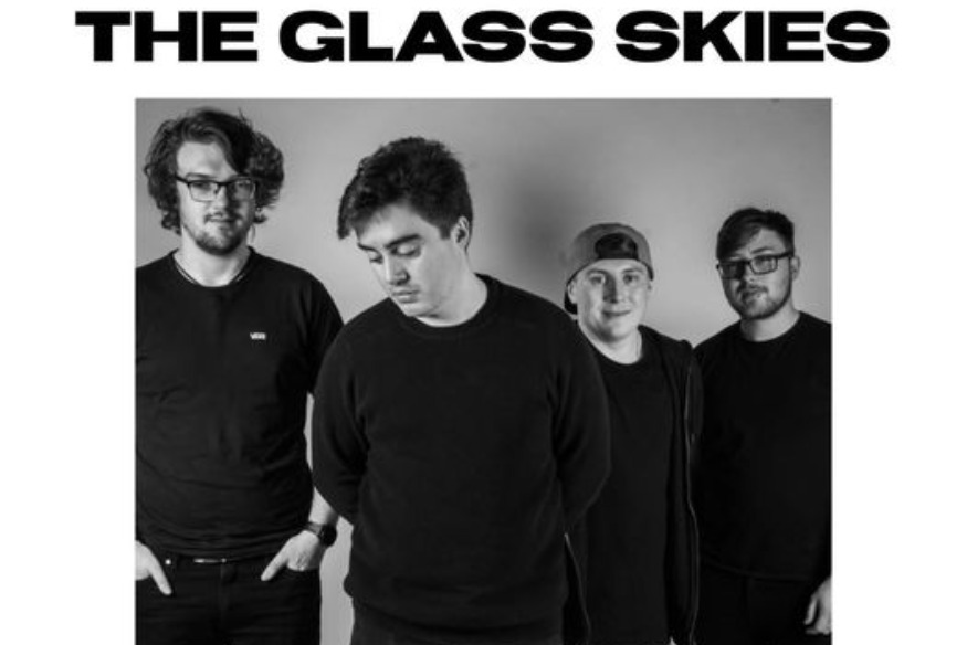 THE GLASS SKIES avec  le titre Sirens sur LRdR
