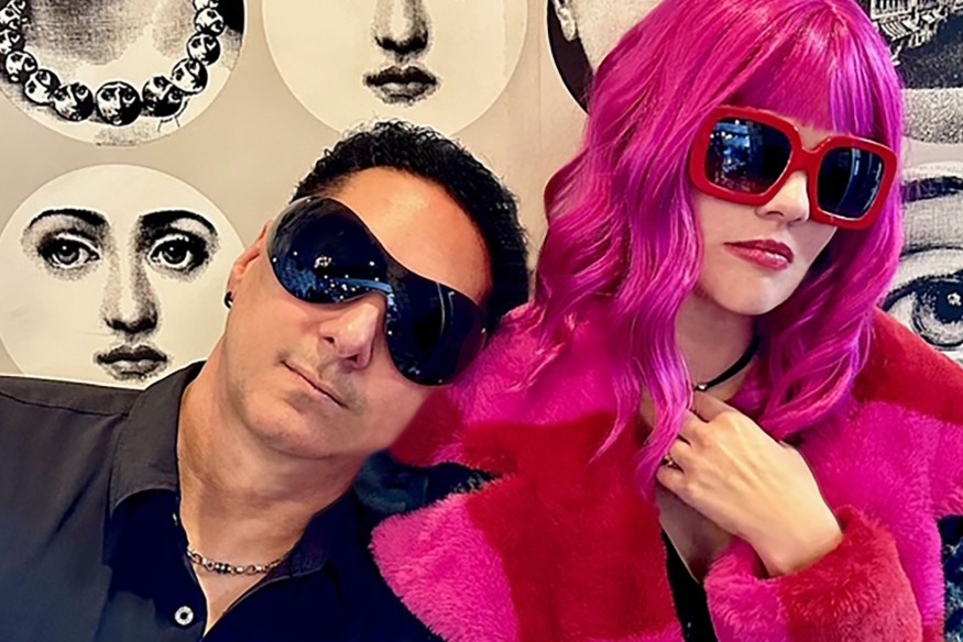 She 1 Him 2  en découverte sur LRdR  Moving Parts