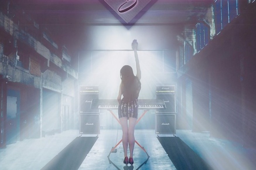 Roxi Drive en découverte sur LRdR Never Find Another tiré de l'album Ladies of Synth 3